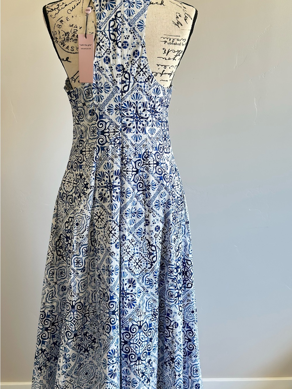 Avec Les Filles Blue and White Patterned Halter Neck Maxi Dress Size 8 NWT - Picture 12 of 15